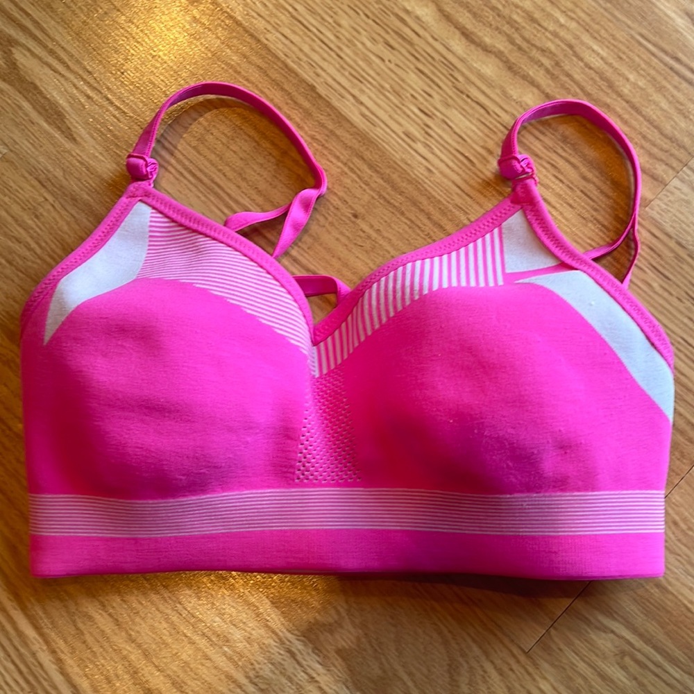 Nike pink fly knit bra - Picture 2 of 5